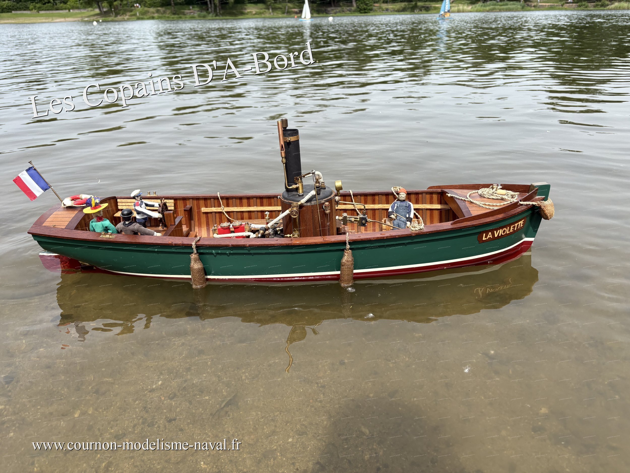 02 Chaloupe-la violette.jpg